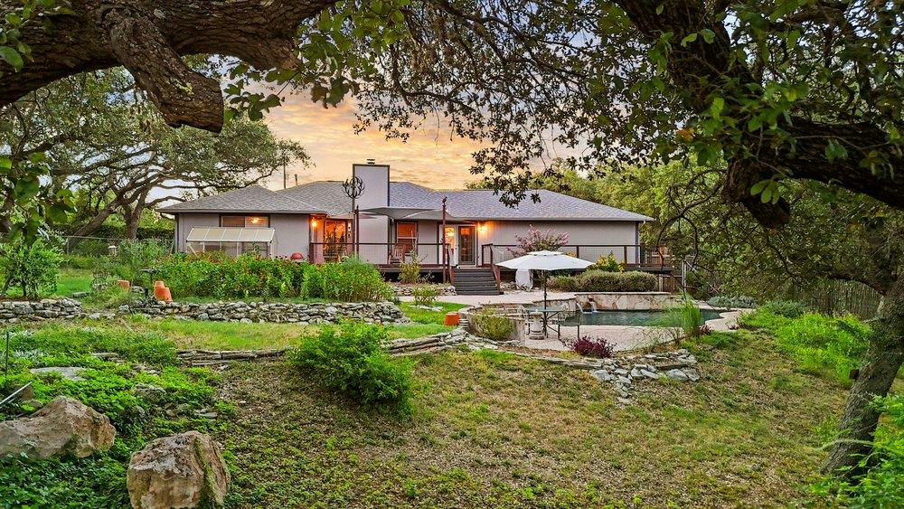 2111 Stallion Springs Dr — exterior