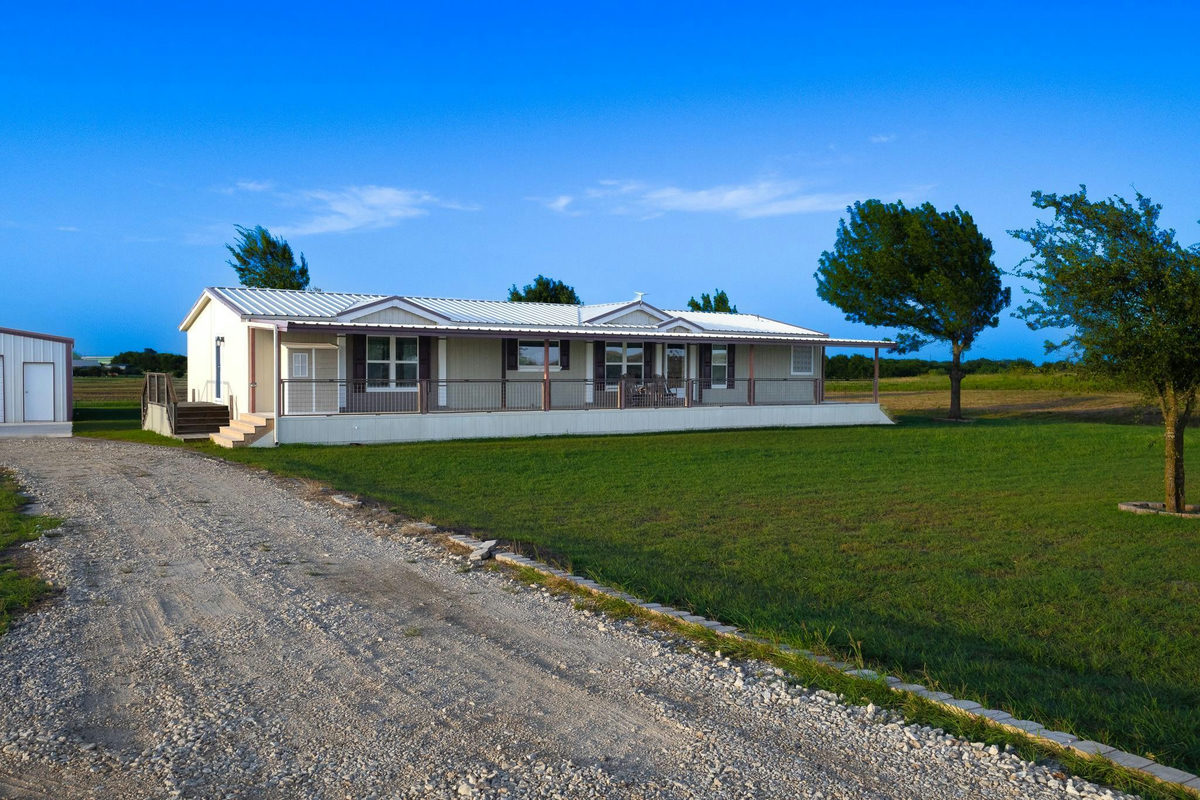401 County Road 330 — photo 4