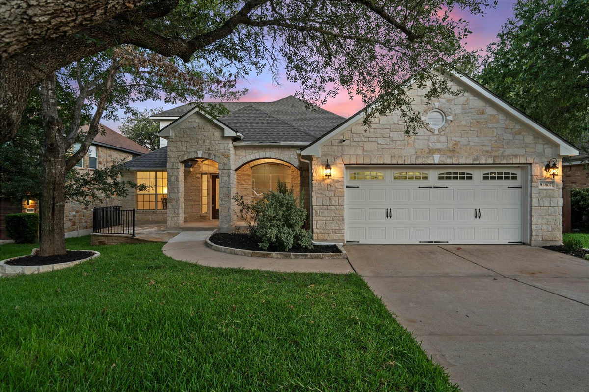 1807 Liberty Oaks Blvd — photo 2