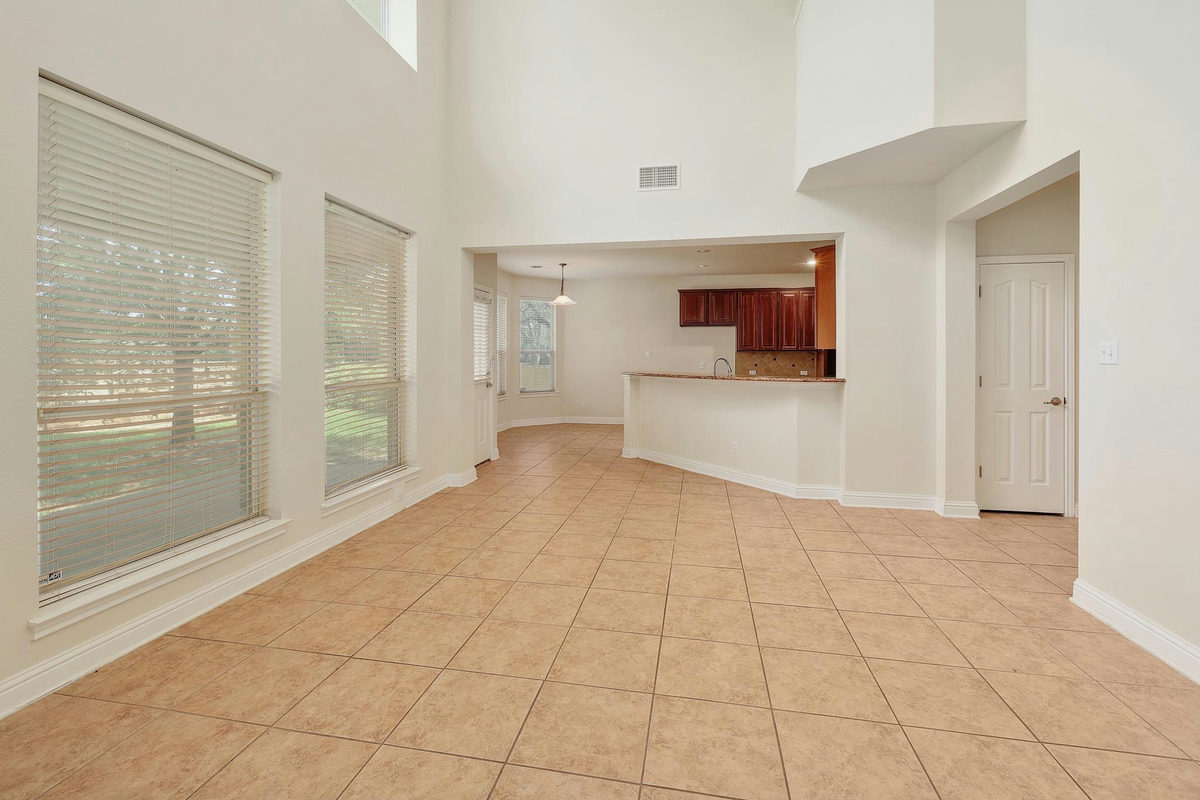 11904 Quassia Dr — photo 4