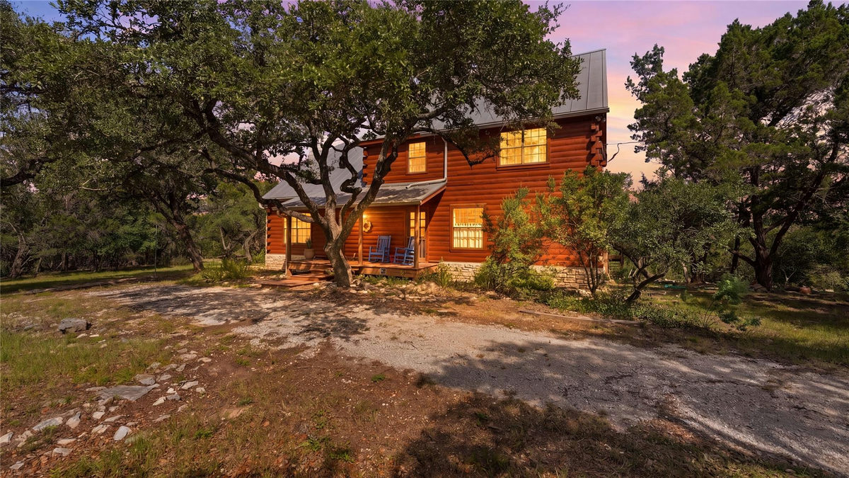800 Woodcreek Ranch Rd — exterior