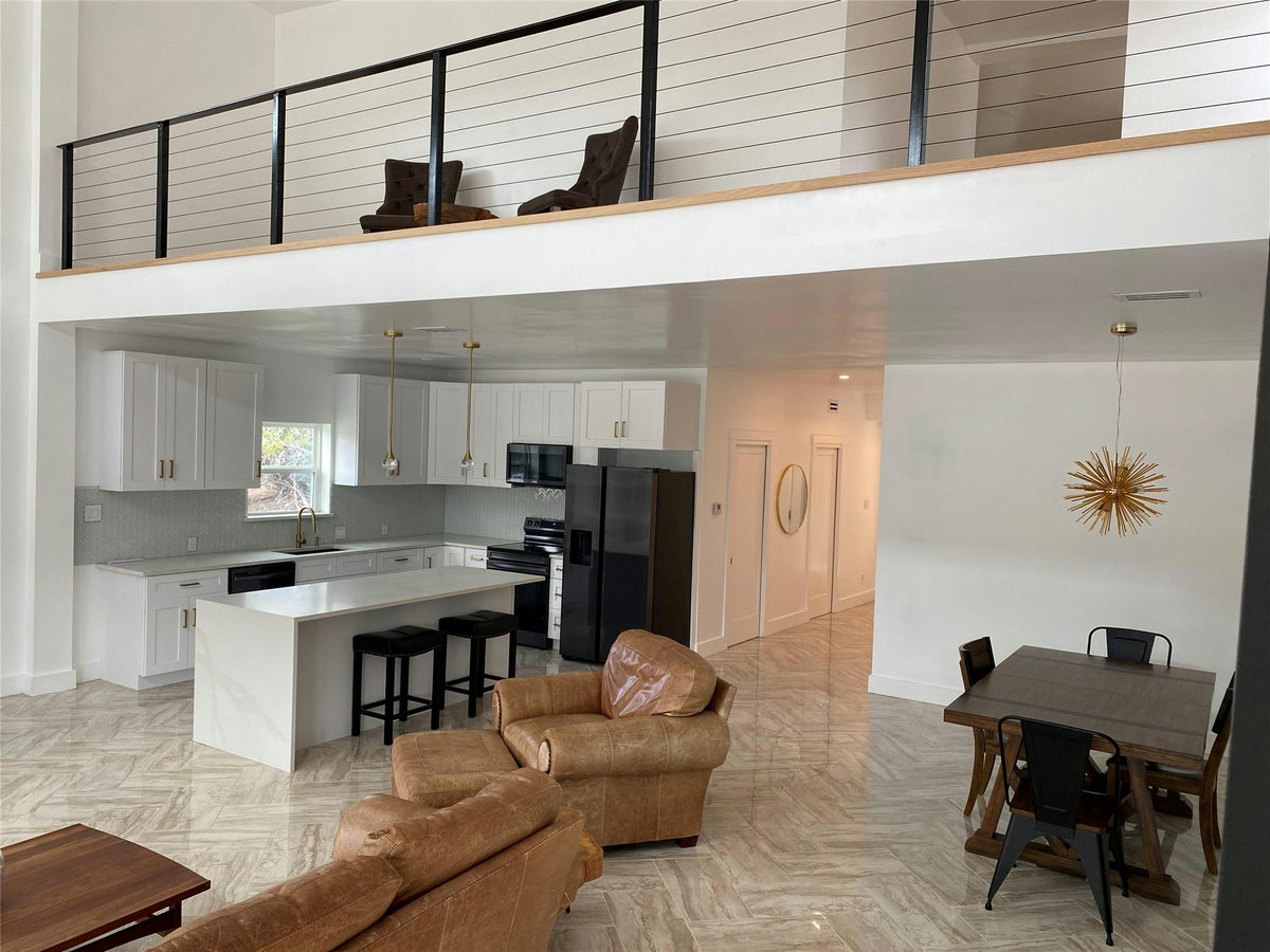 31 HEATHROW Ln — photo 5