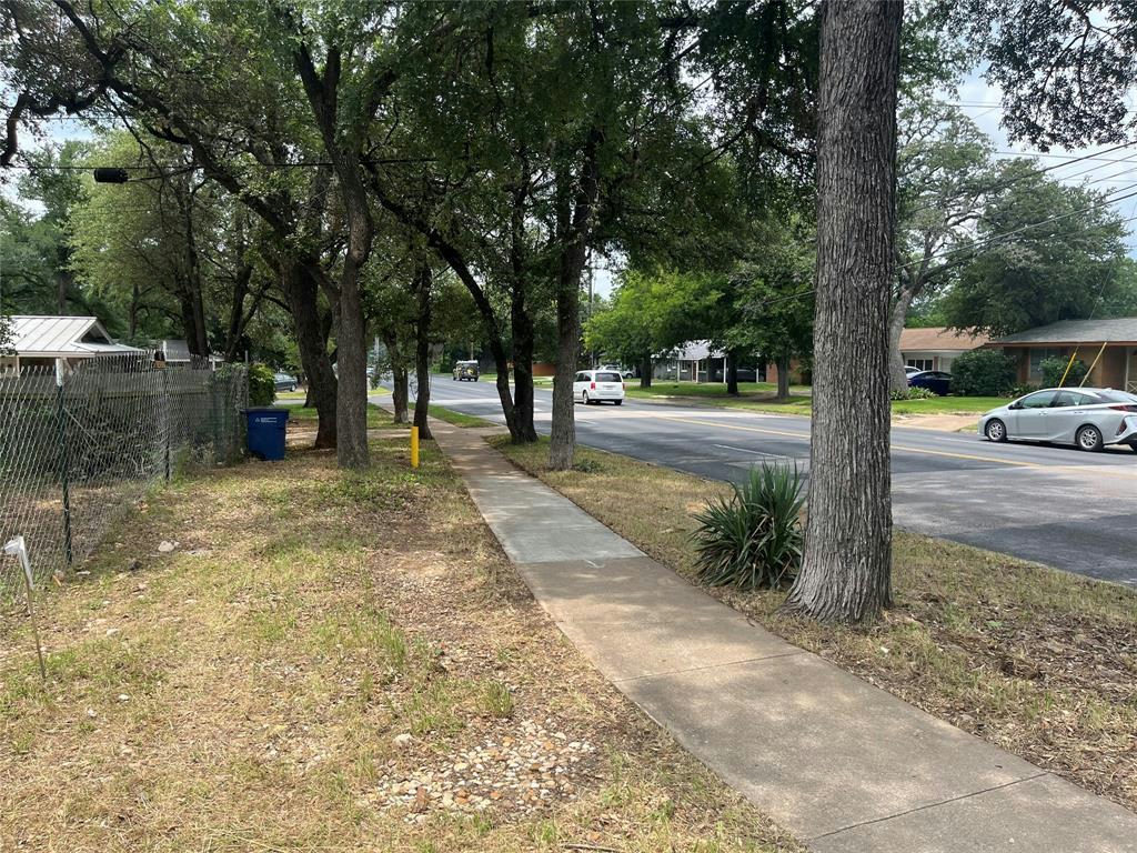 4621 Menchaca Rd — photo 2