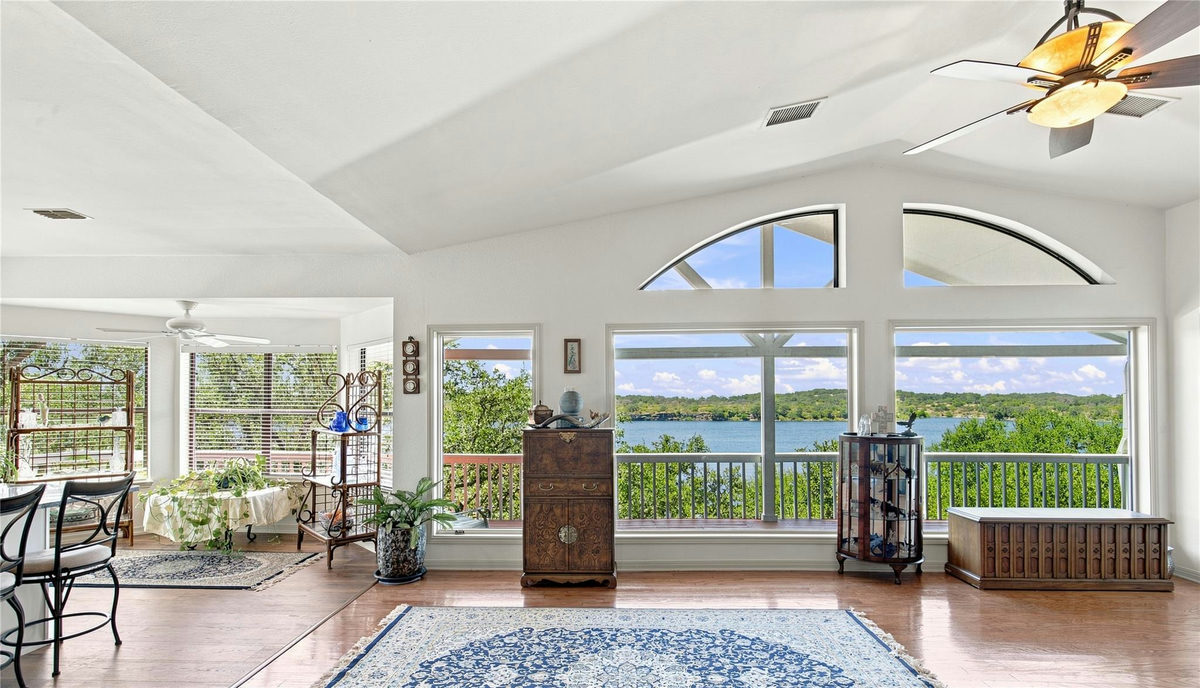 2406 Patriot Dr — photo 2
