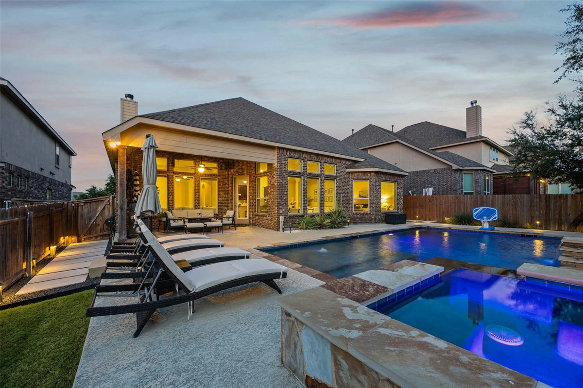 905 Bliss Ln — exterior