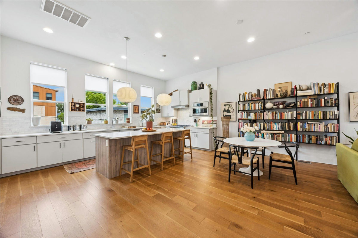 1002 Concordia Ave — photo 4