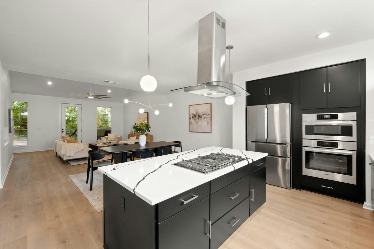 1205 Kinney Ave #H — exterior