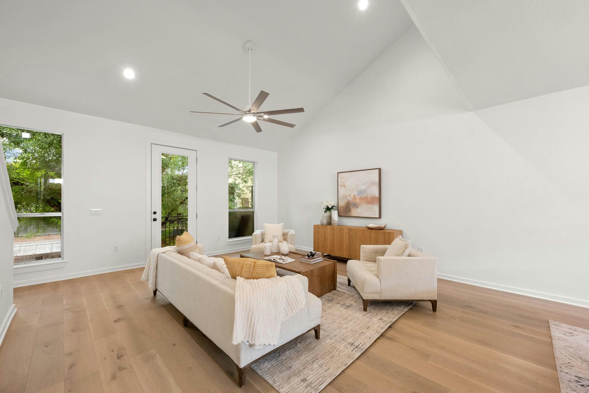 1205 Kinney Ave #H — photo 4