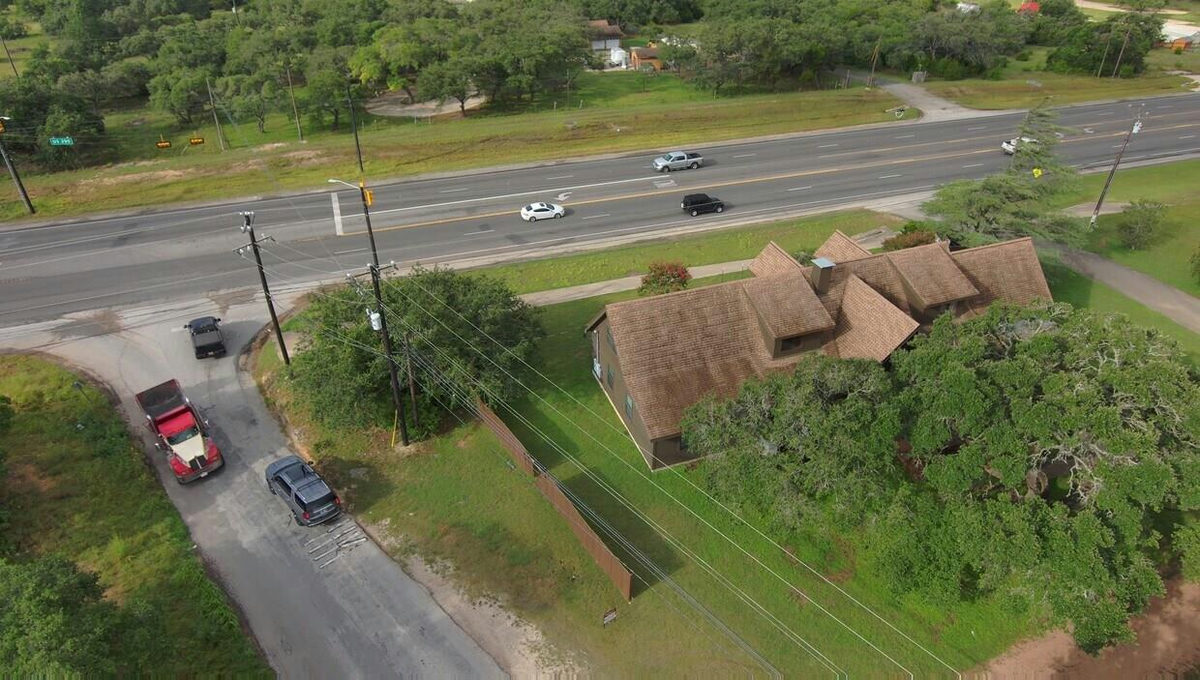 4225 E Highway 290 — exterior