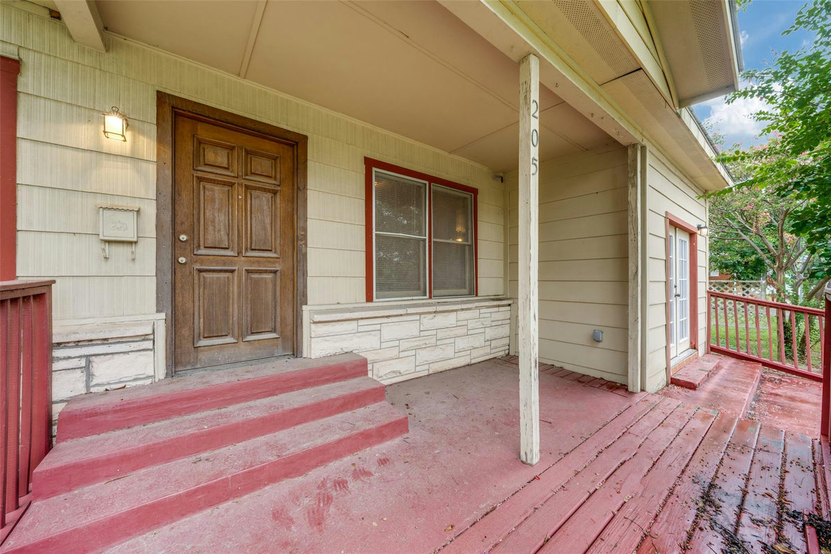 205 Woodward St — photo 3
