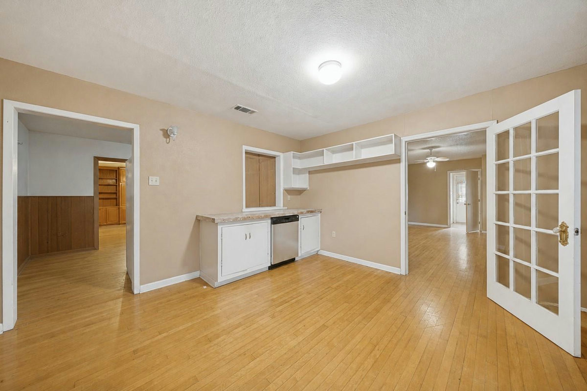 207 Woodward St — photo 5