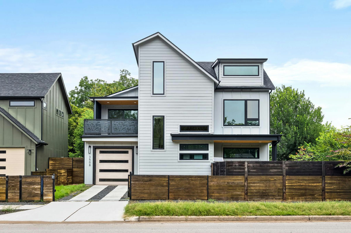 3508 Lyons Rd — exterior