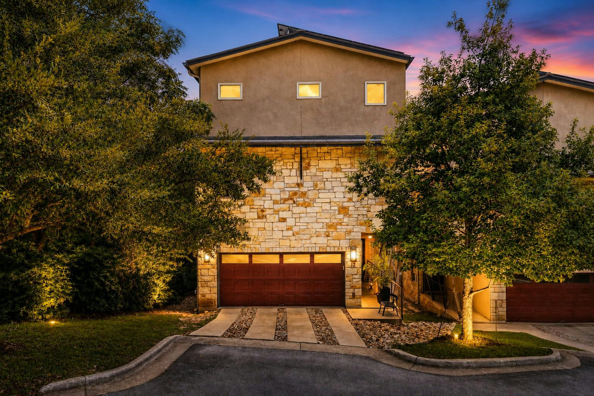 1142 Lost Creek Blvd #12 — exterior