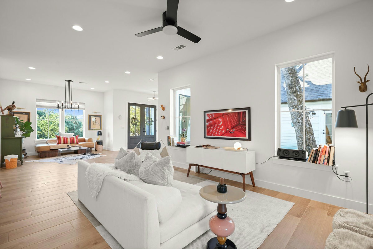 7609 Summervale Dr — photo 2