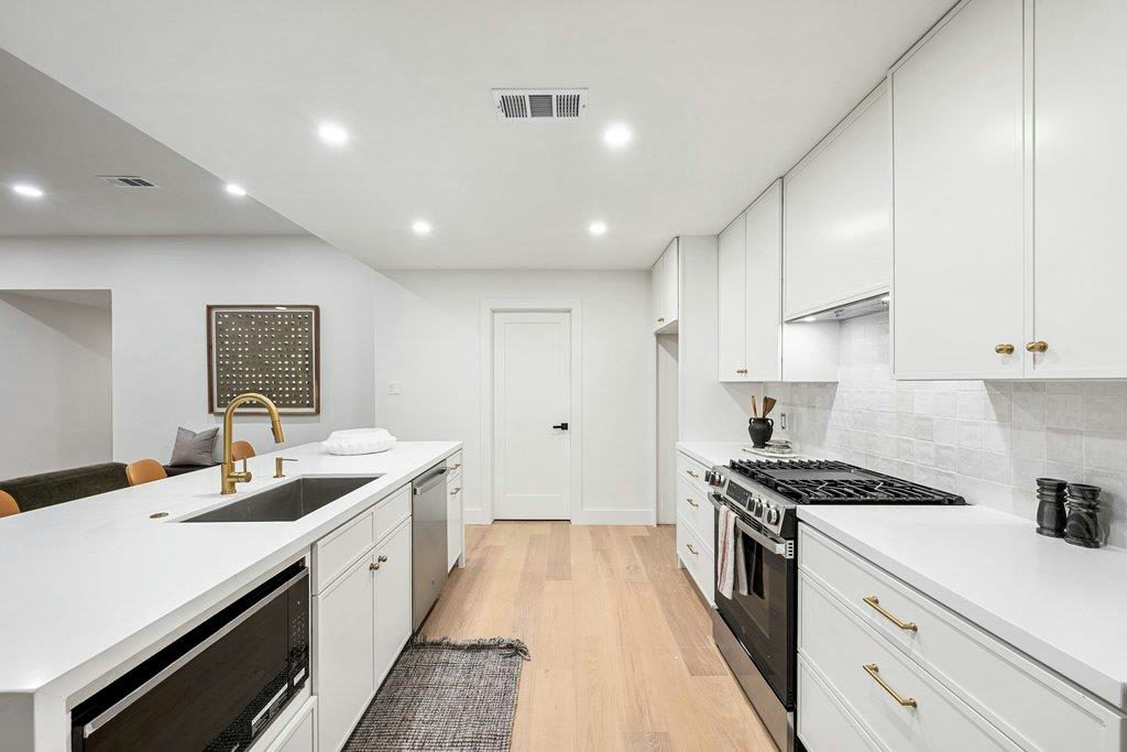 6303 Cannes Cir — photo 4
