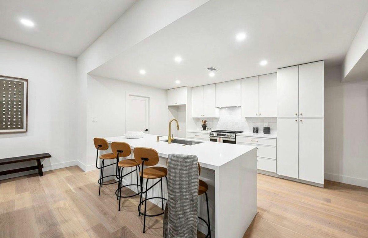 6303 Cannes Cir — photo 2