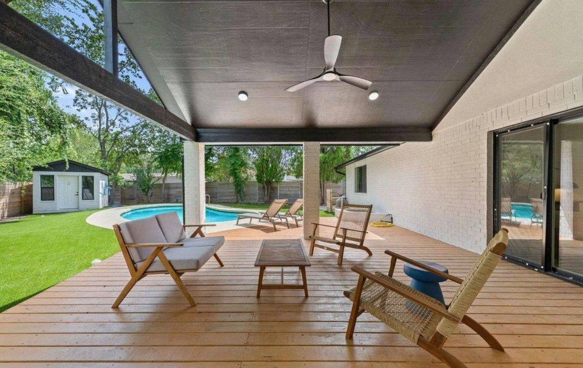 6303 Cannes Cir — exterior