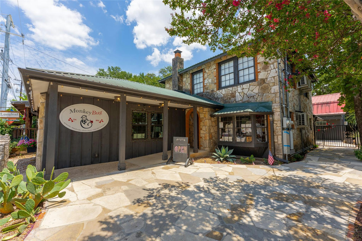 310 WIMBERLEY Sq — photo 2