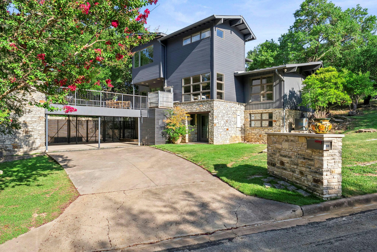 601 Westwood Ter — photo 2
