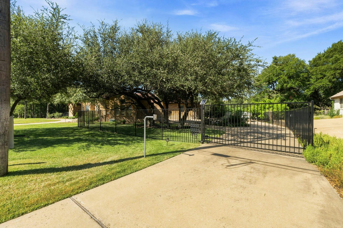 2308 Walsh Dr — photo 4