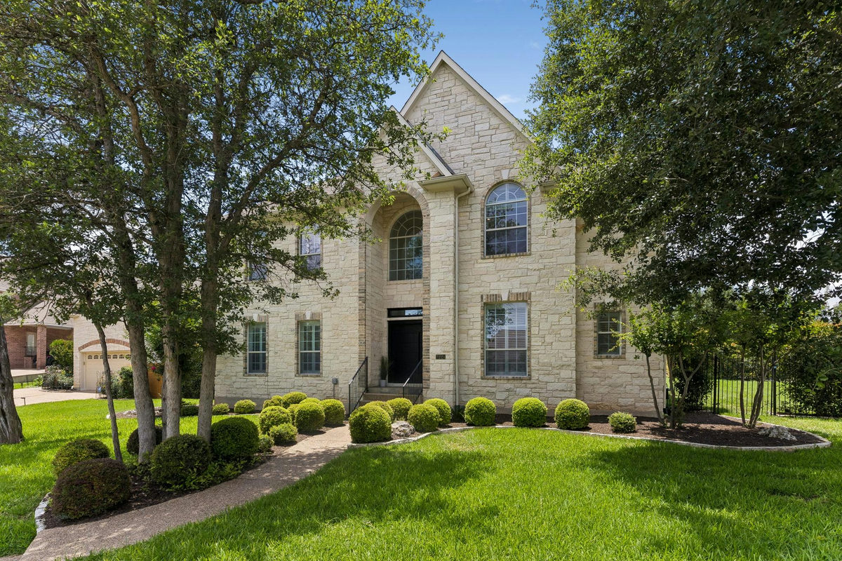 7221 Ellaview Ln — exterior