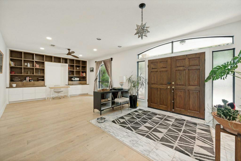 5804 Ginre Cv — exterior