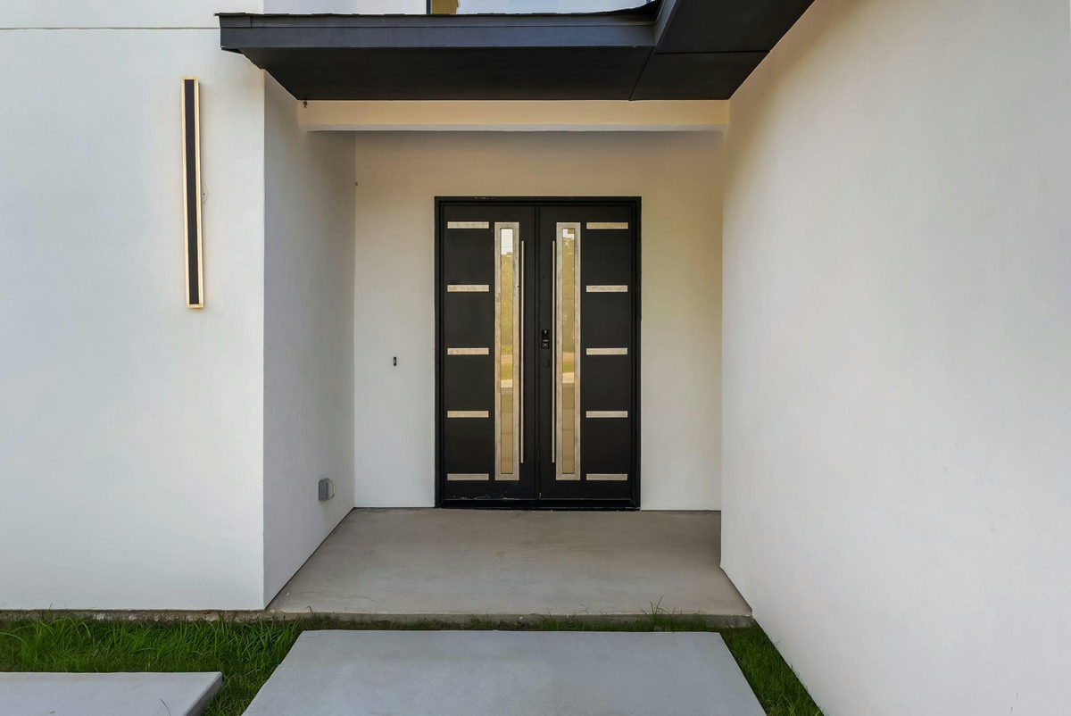 301 N Cougar Ave — photo 5