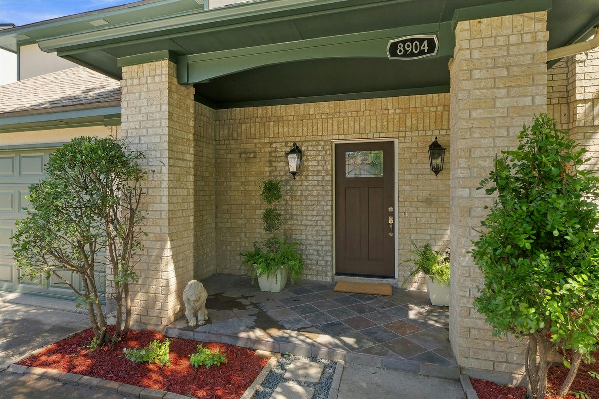8904 Bridgewood Trl — exterior