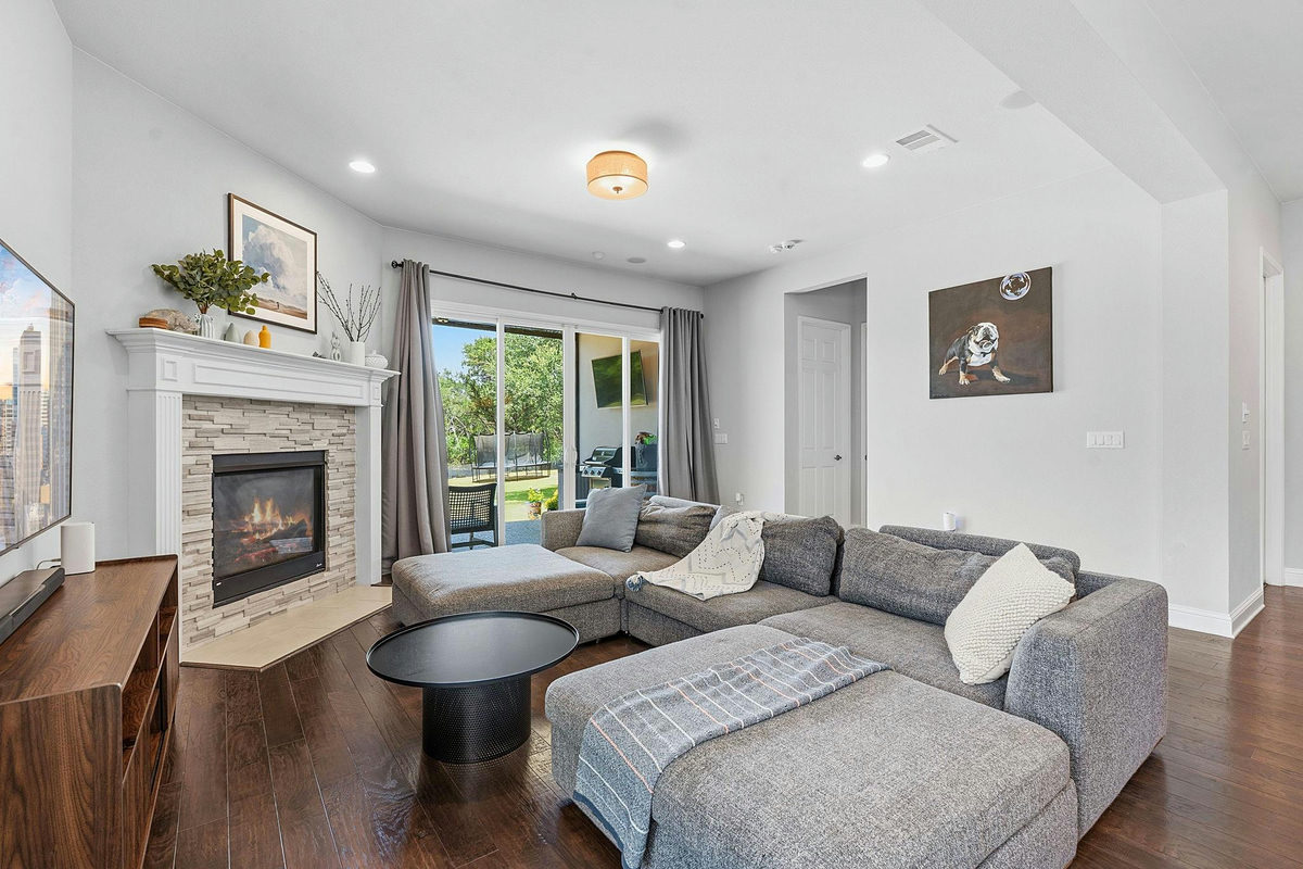 7124 Calpe Dr — photo 5