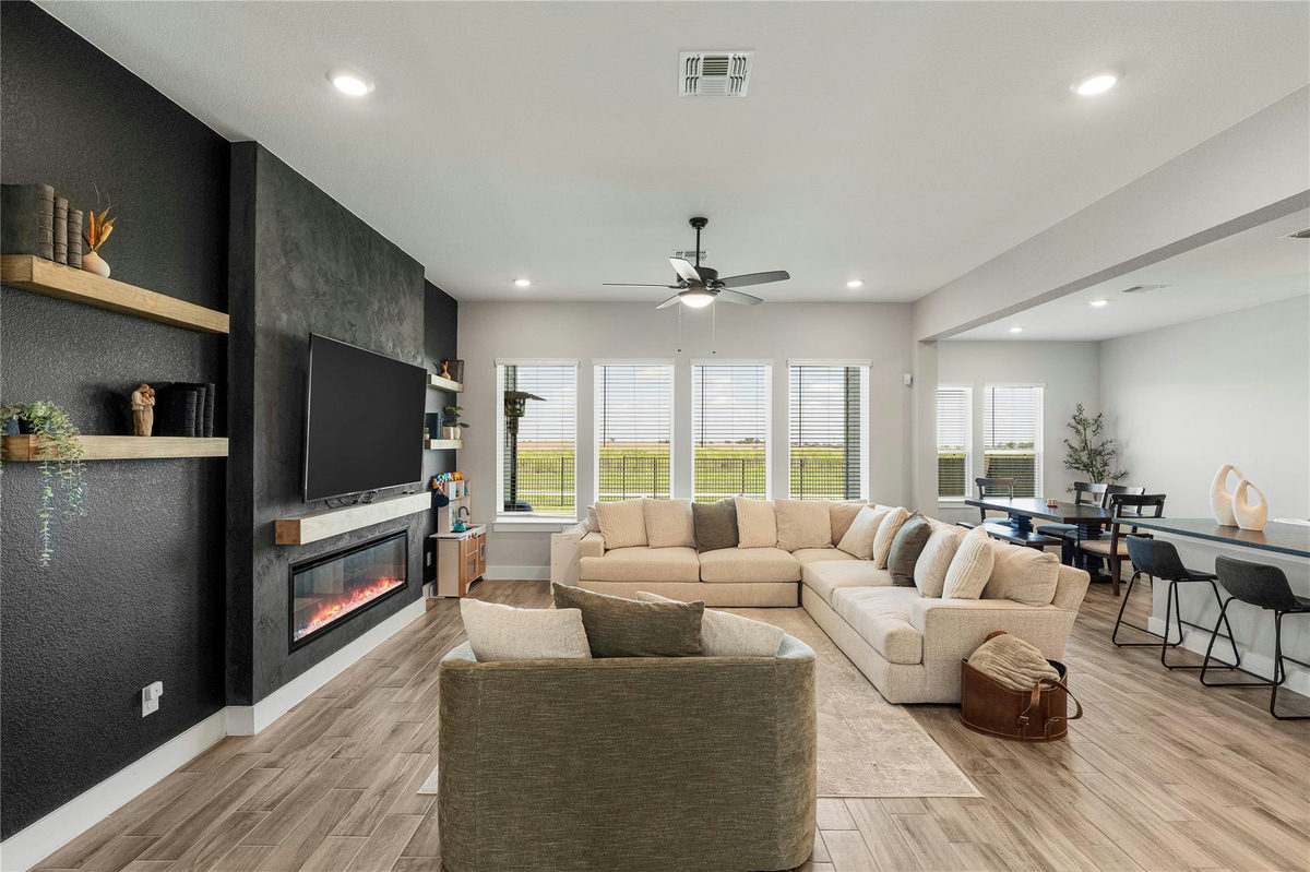 20225 Dustin Ln — photo 3