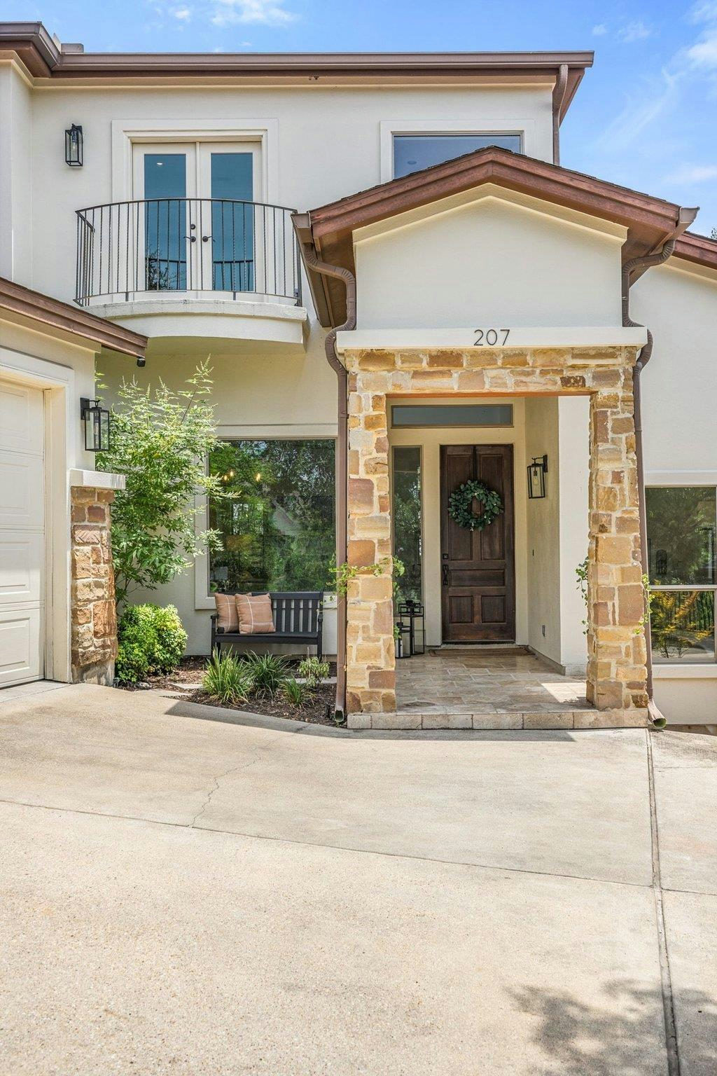 207 Spellbrook Ln — photo 2
