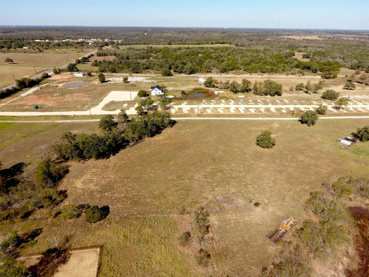 000 Fm 812 Rd — exterior
