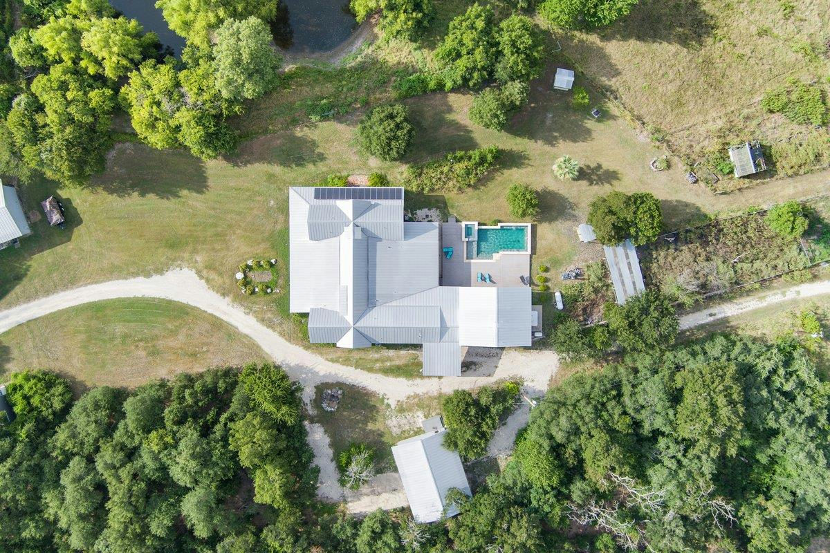 100 S Dewberry Creek Trl — exterior