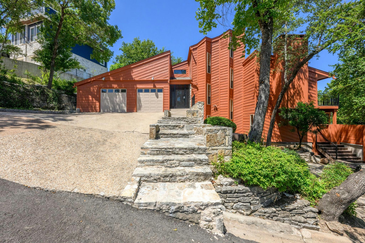 5104 Beverly Hills Dr — exterior