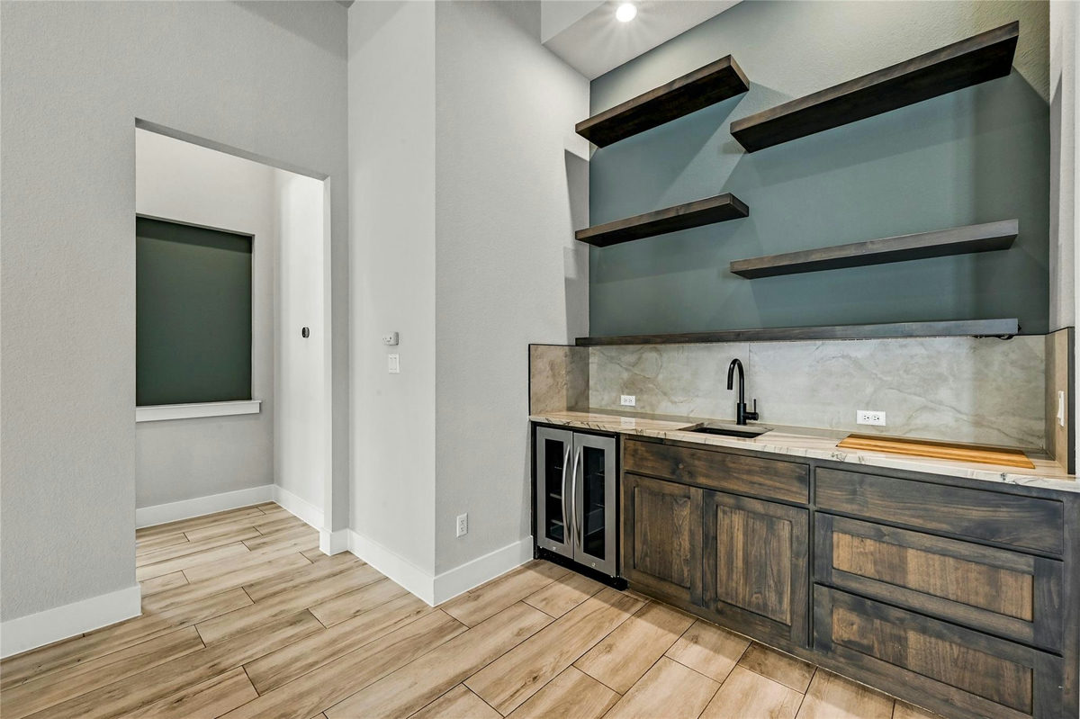 1121 Covered Bridge Dr — photo 5