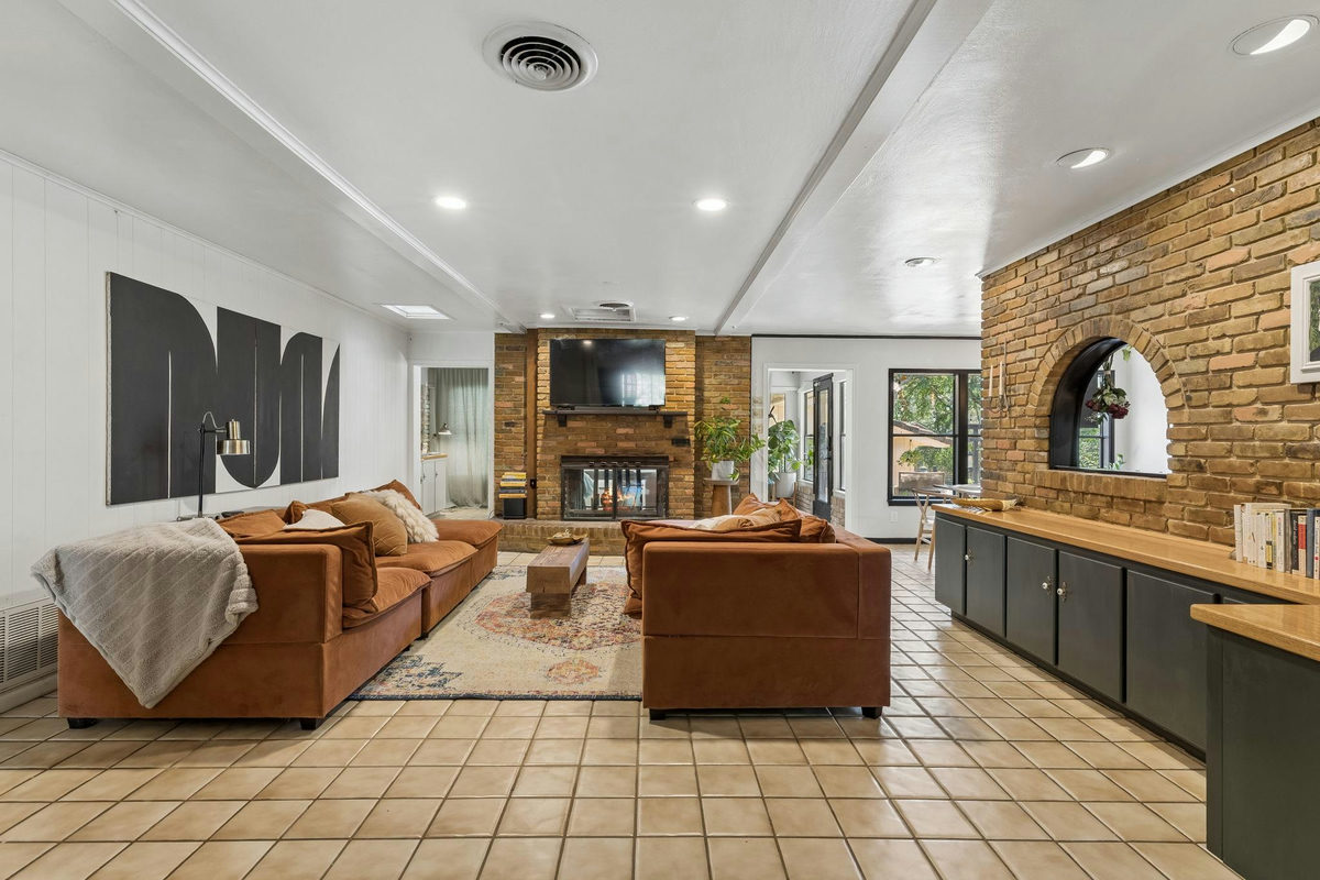 103 W Mimosa Cir — photo 4