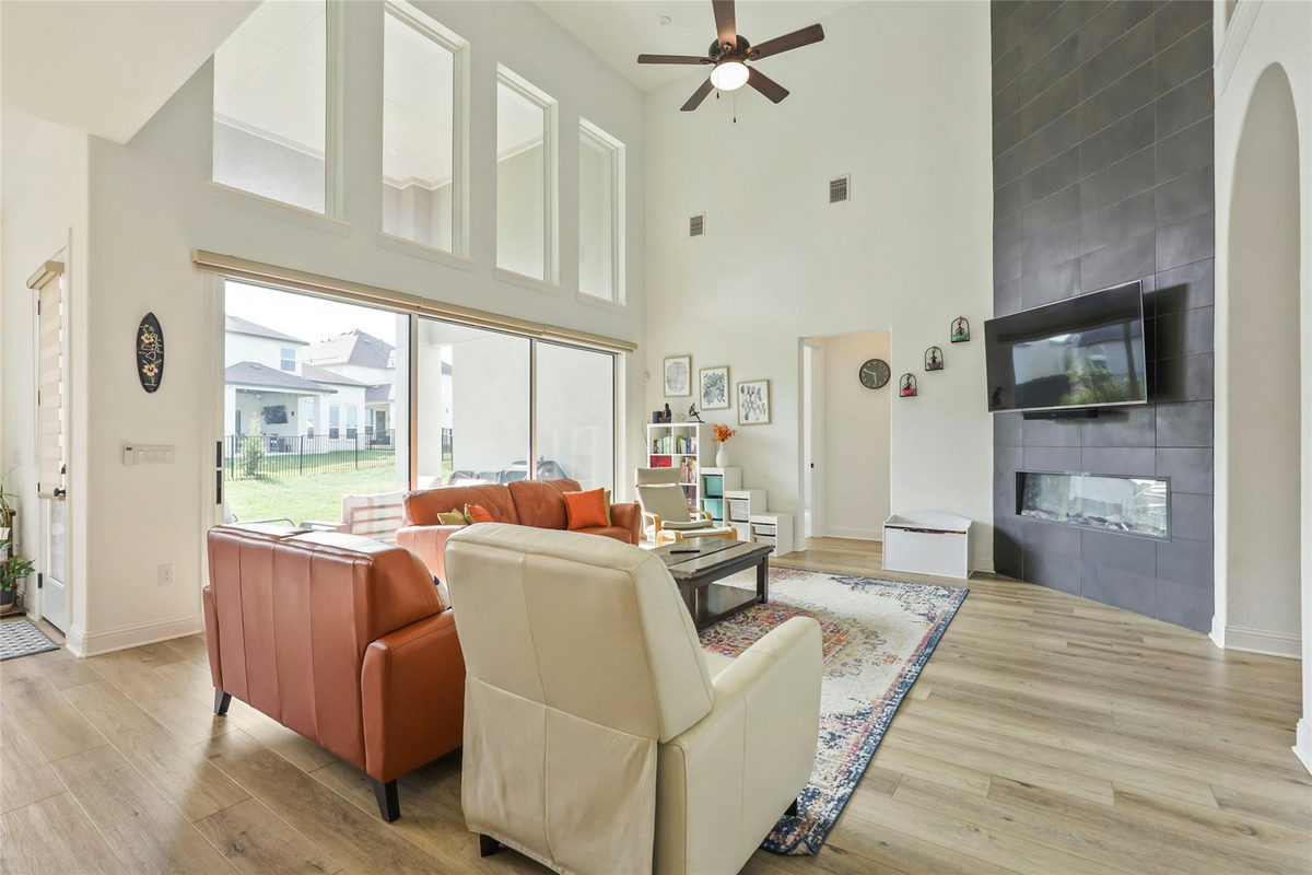 933 Trevi Fontana Dr — photo 2