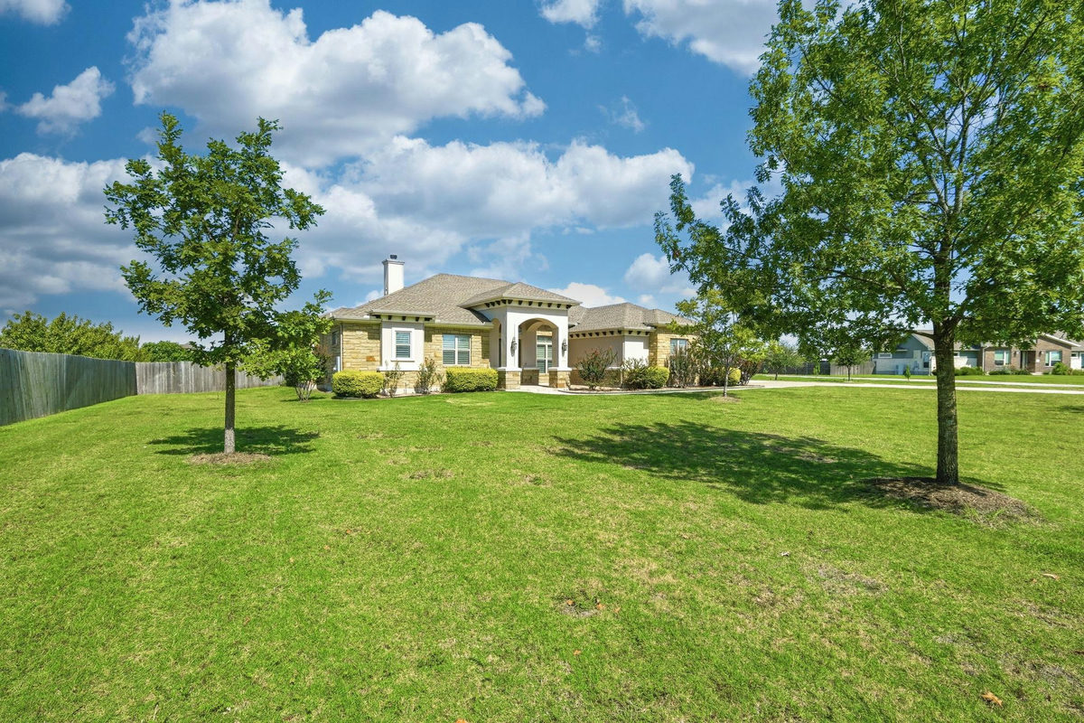 120 W Vienna Dr — exterior