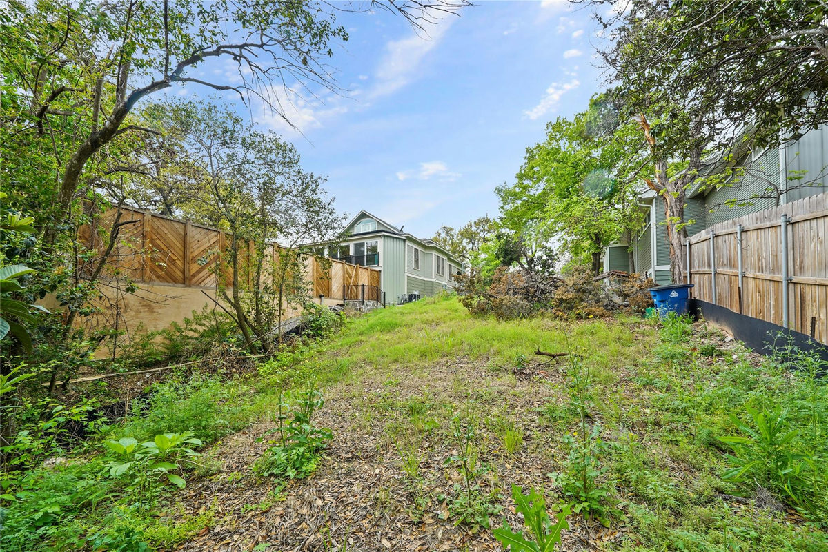 1407 Newning Ave — exterior