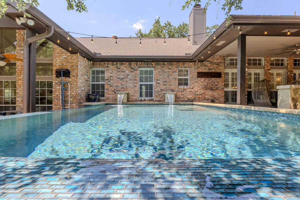 105 Bonnie Rose — exterior