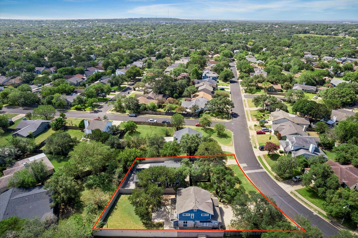 7905 & 7907 Tiffany Dr — exterior