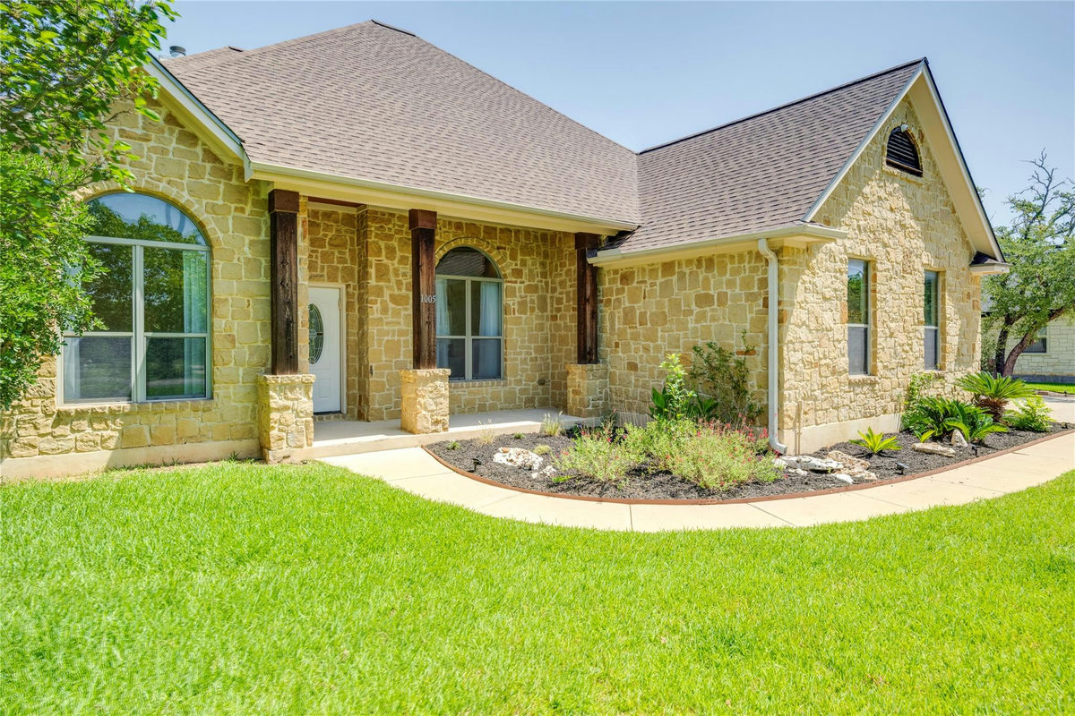 1005 Cedar Park Dr — photo 2