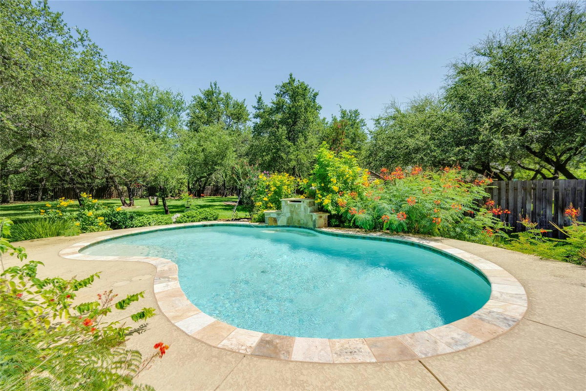 1005 Cedar Park Dr — exterior