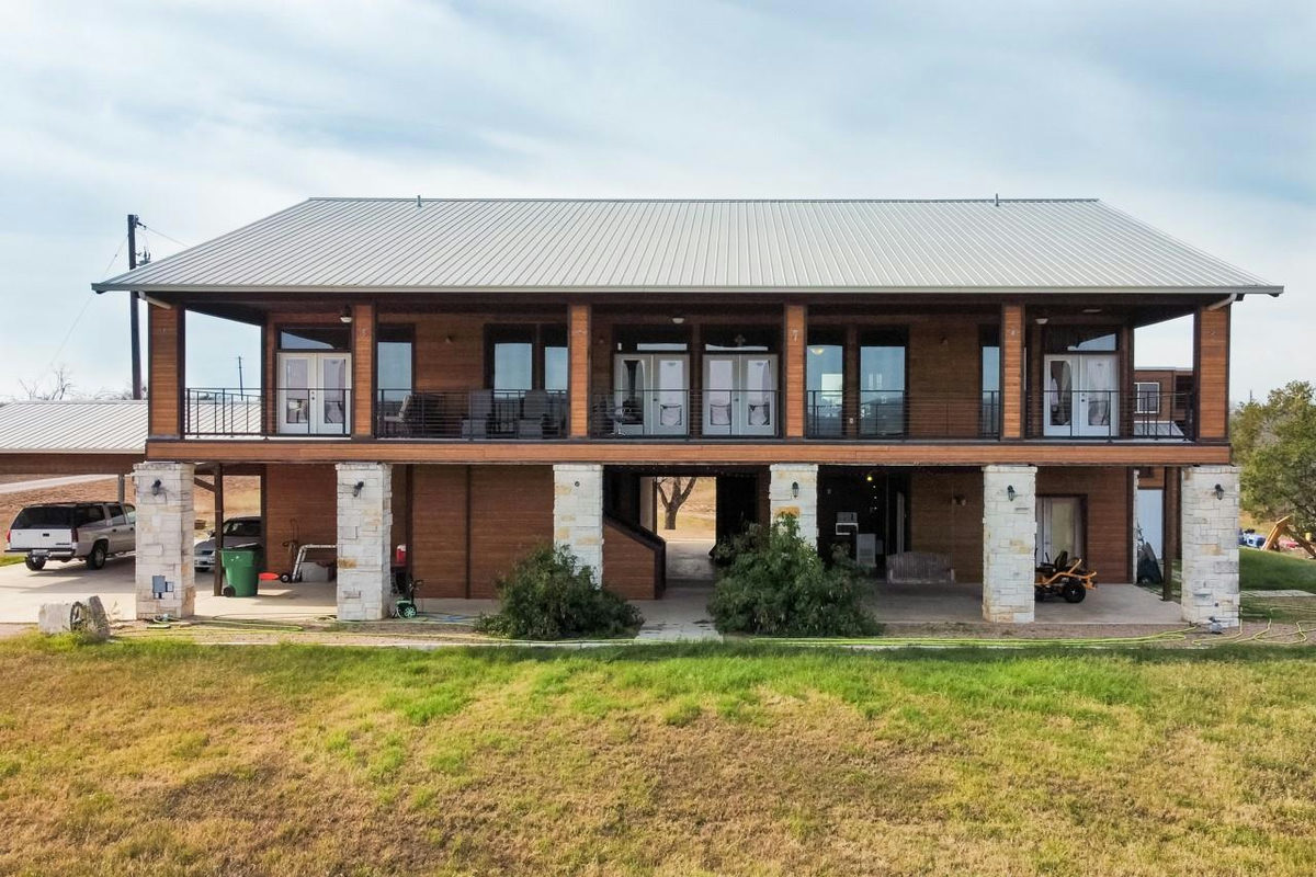 421 Chimney Cove Dr — photo 5