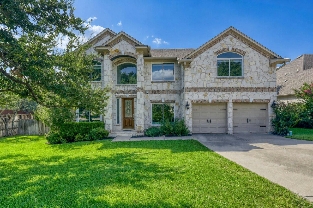 12052 Tulare Dr — exterior