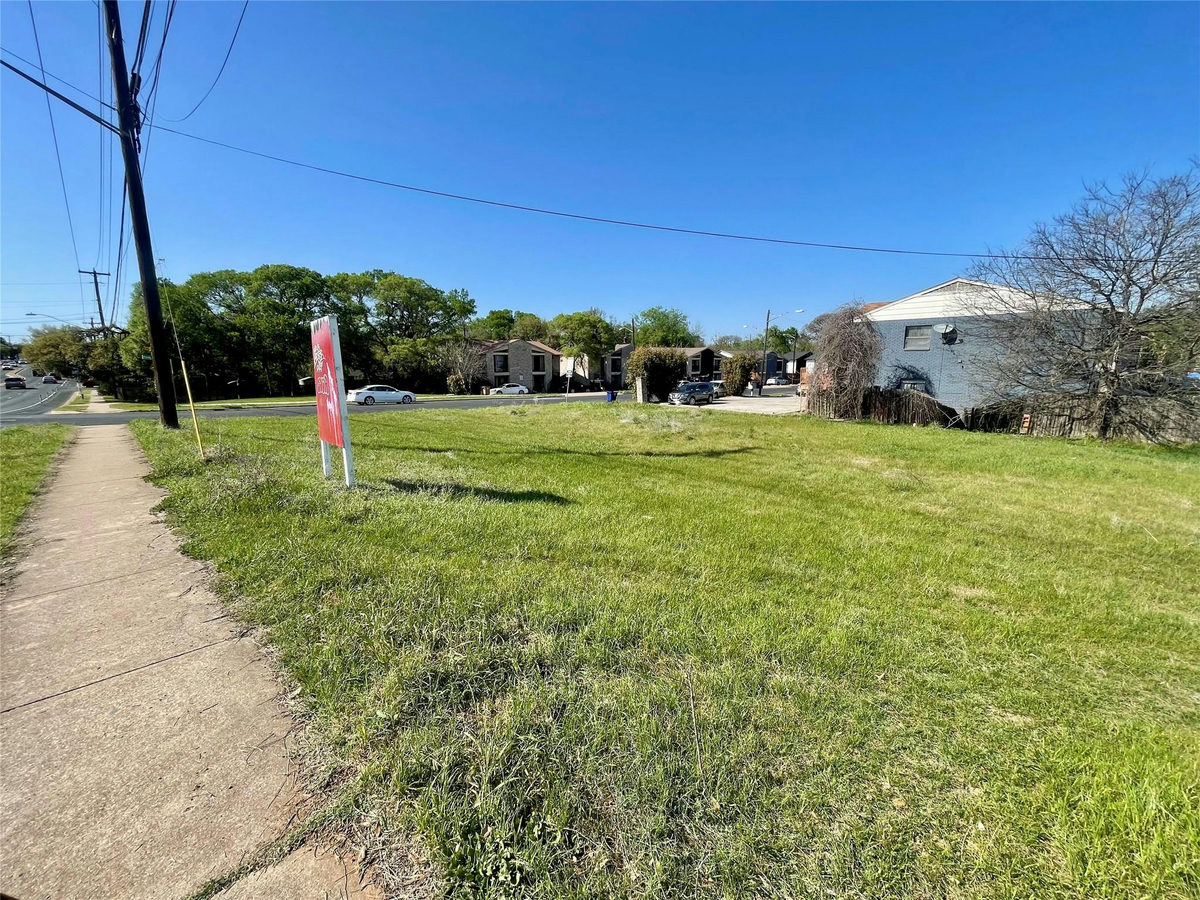 1700 W Stassney Ln — photo 4