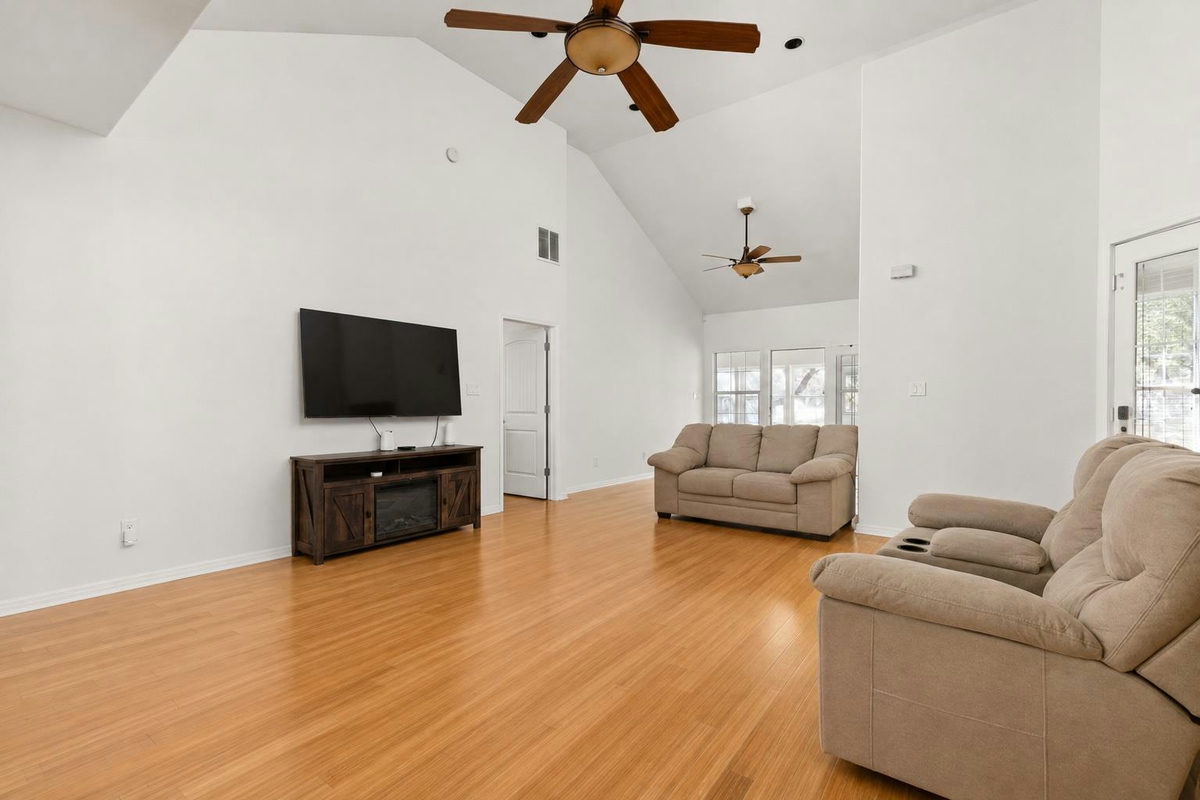 204 Deer Creek Cir — photo 5