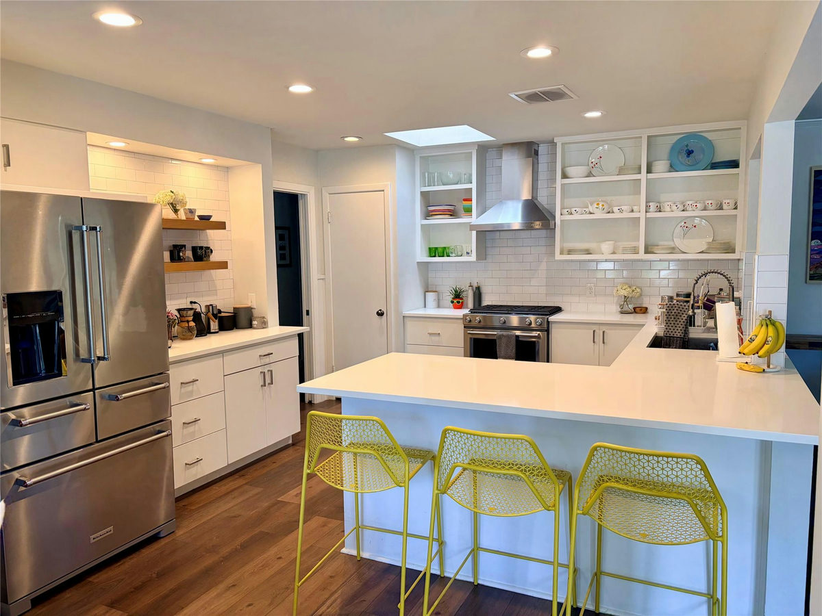 435 Brady Ln — photo 3