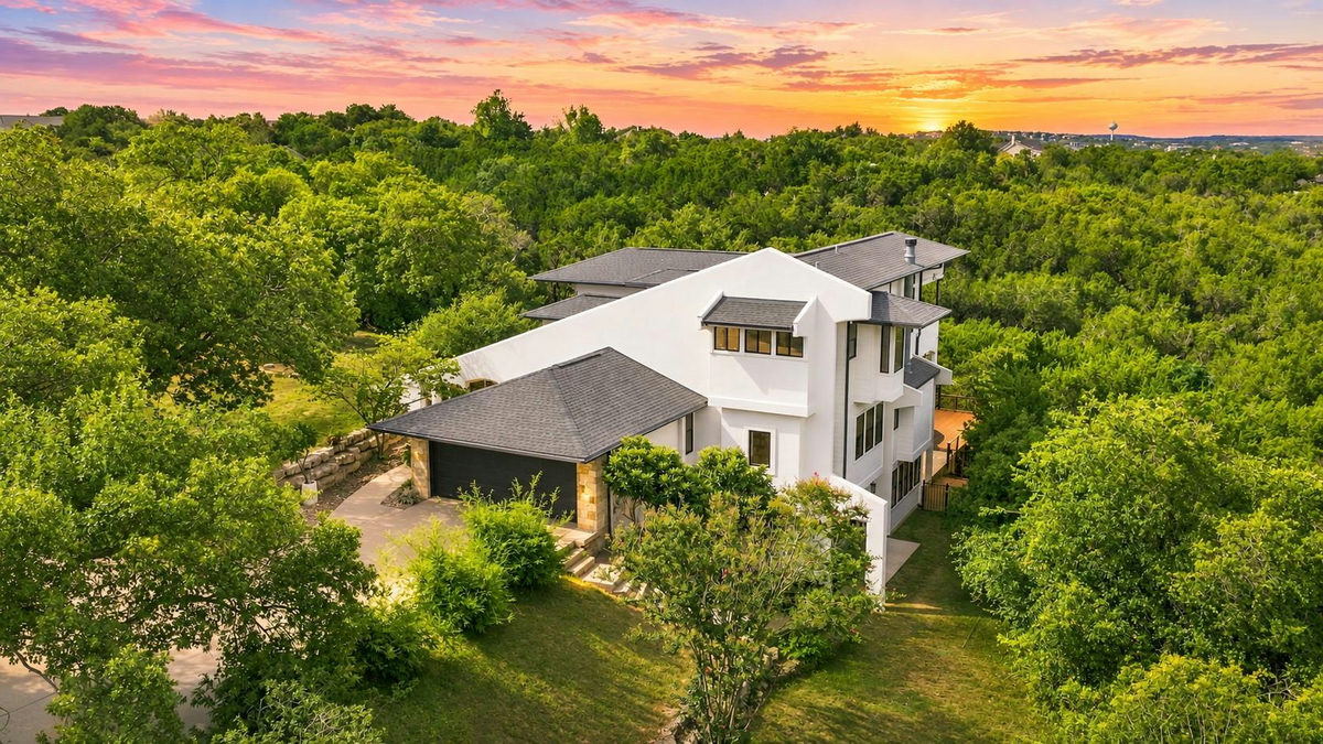 8204 MALISH Ct — exterior