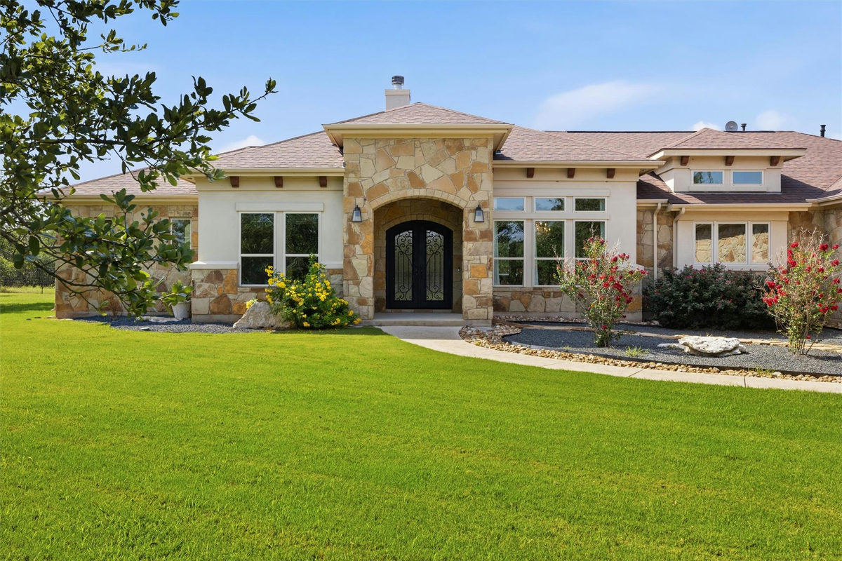 812 Jennings Branch Rd — exterior